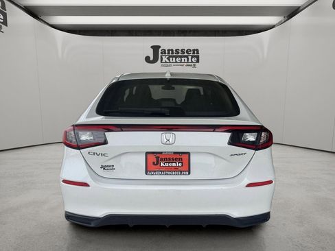 Used 2023 Honda Civic Sport image 2