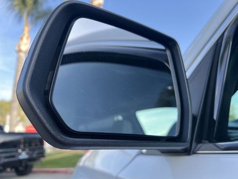 Used 2022 Chevrolet Traverse LS image 19