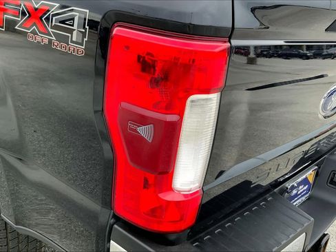 Used 2017 Ford F350 Lariat w/ Lariat Ultimate Package image 28