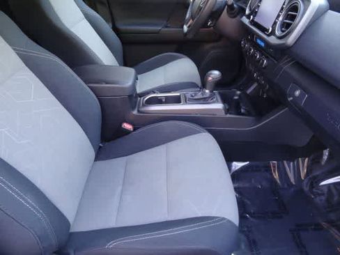 Used 2023 Toyota Tacoma TRD Off-Road AWD/4WD image 13