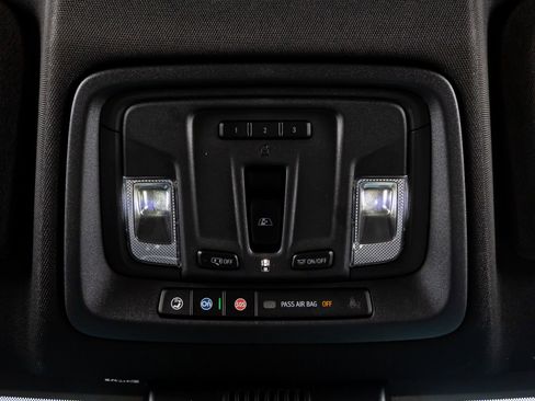 Used 2024 GMC Sierra 1500 AT4 w/ Technology Package image 28