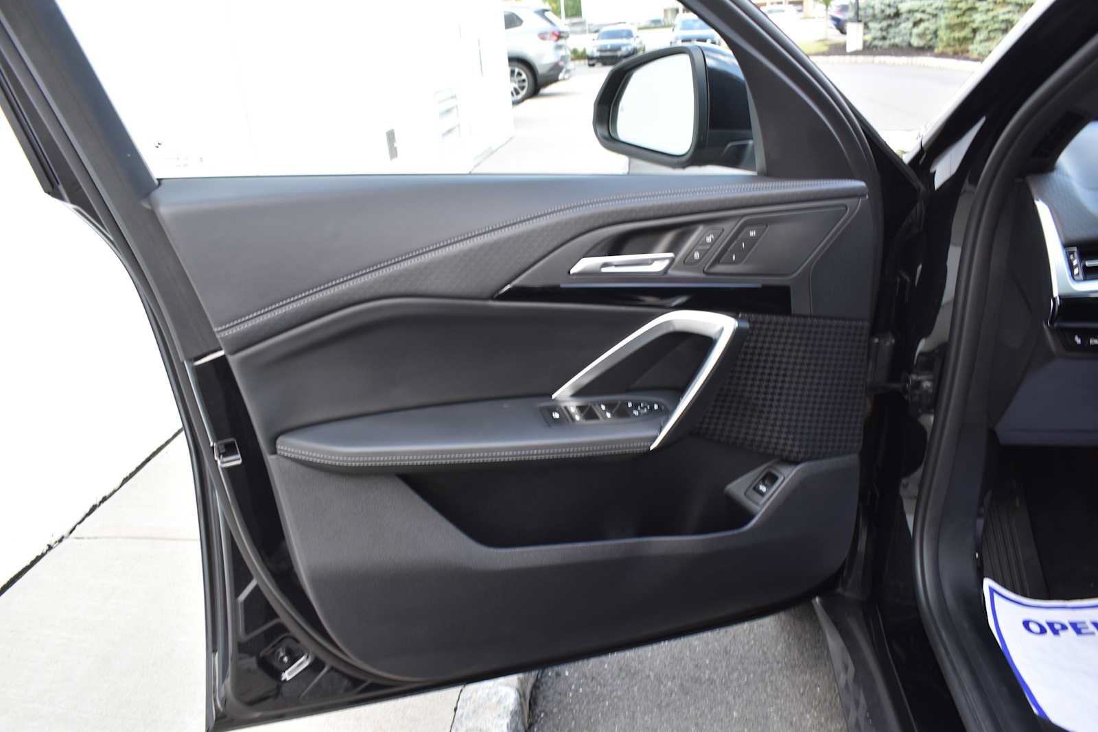 Used 2026 BMW X2 xDrive28i AWD/4WD image 18