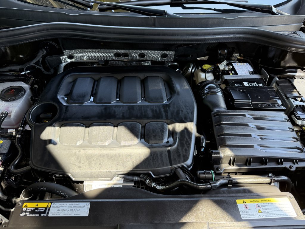 Used 2025 Volkswagen Tiguan SE R-Line AWD/4WD image 42