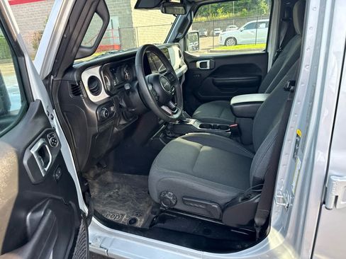 Used 2024 Jeep Wrangler Unlimited Sport AWD/4WD image 4