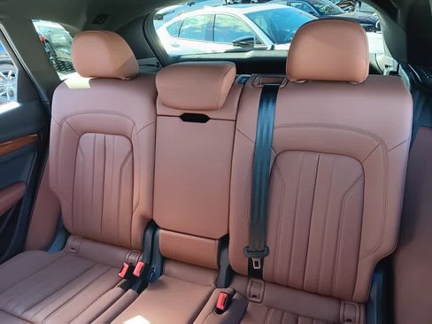 Used 2023 Audi Q5 Premium w/ Convenience Package image 16