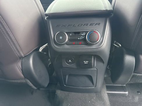 New 2026 Ford Explorer Platinum w/ LUX Leather Package image 17