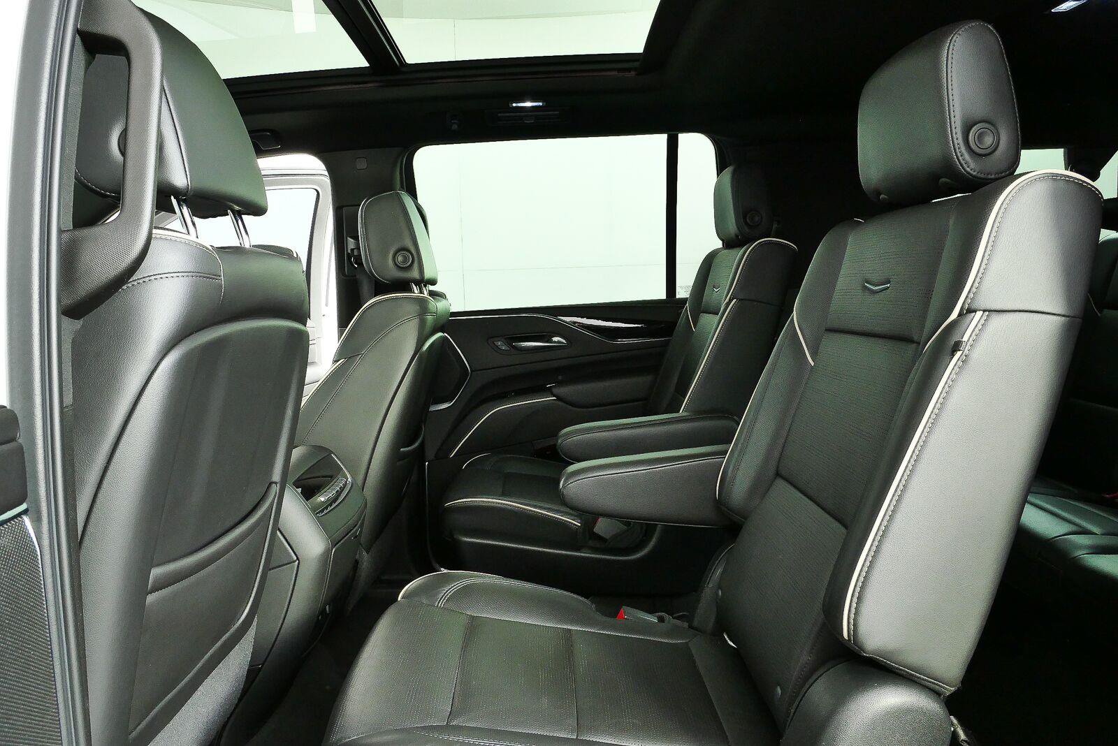 Used 2021 Cadillac Escalade ESV Sport AWD/4WD image 21