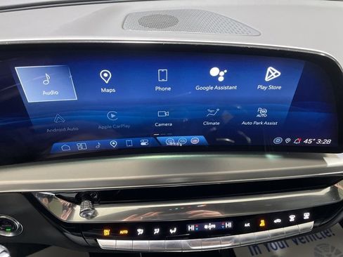 Used 2024 Cadillac Lyriq Luxury image 32