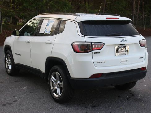 Used 2024 Jeep Compass Latitude AWD/4WD image 5