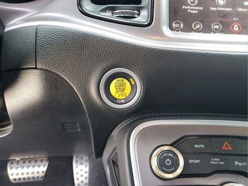 Used 2022 Dodge Challenger R/T w/ Performance Handling Group image 18