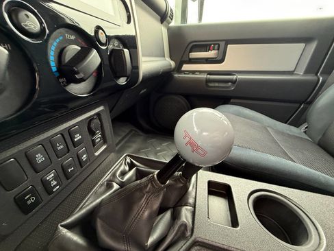 Used 2007 Toyota FJ Cruiser 4WD image 35