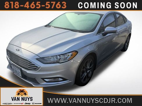 Used 2017 Ford Fusion SE w/ Equipment Group 601A image 1