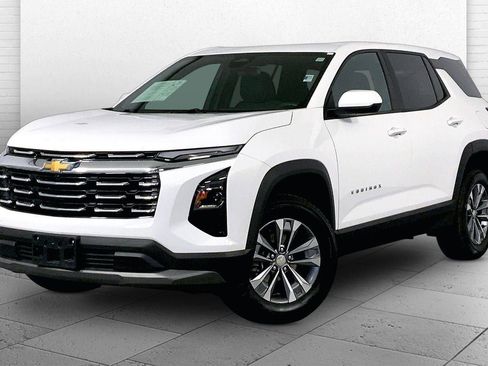 Used 2025 Chevrolet Equinox LT image 12