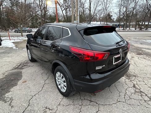 Used 2018 Nissan Rogue Sport S image 12