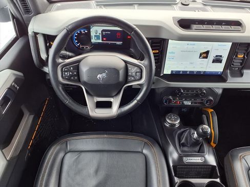 Used 2022 Ford Bronco Badlands image 6