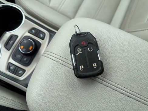 Used 2022 GMC Terrain Denali w/ LPO, Floor Liner Package image 32