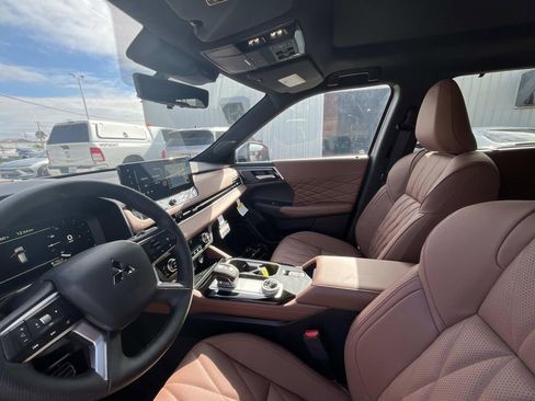 New 2026 Mitsubishi Outlander SEL image 10