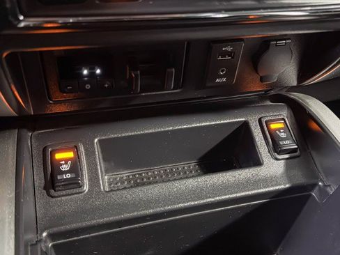 Used 2018 Nissan Titan PRO-4X w/ Pro-4x Convenience Package image 32