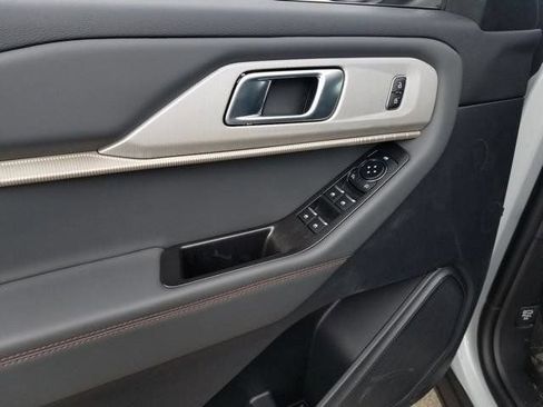 New 2026 Ford Explorer Active w/ Active Comfort Package AWD/4WD image 17