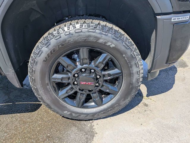 Used 2025 GMC Sierra 2500 AT4 w/ AT4 Premium Plus Package AWD/4WD image 12
