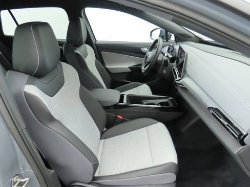 New 2026 Volkswagen ID.4 Pro image 21