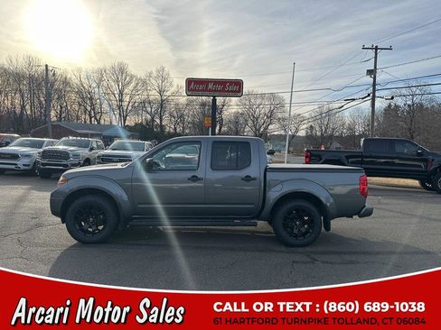 Used 2020 Nissan Frontier SV w/ Midnight Edition Floor Mats image 2