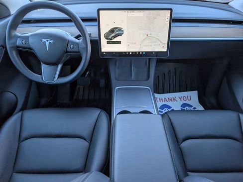 Used 2021 Tesla Model Y Long Range image 17