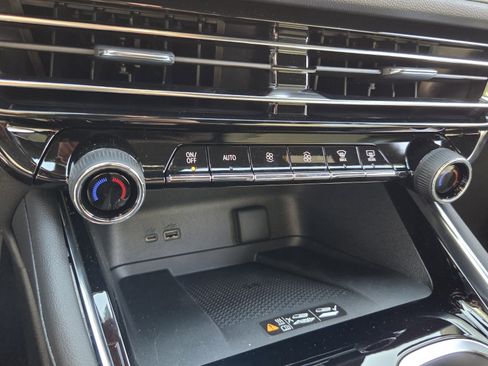 New 2026 Chevrolet Traverse LT FWD image 28