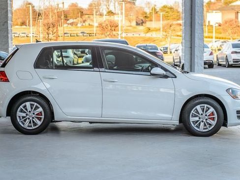 Used 2016 Volkswagen Golf S image 50