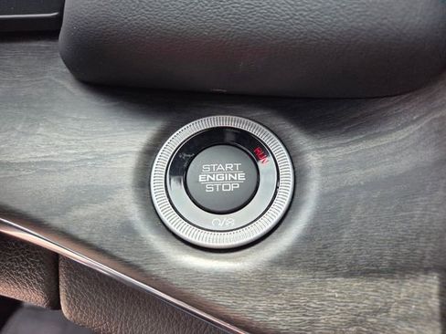 Certified 2023 Jeep Grand Cherokee Overland image 17