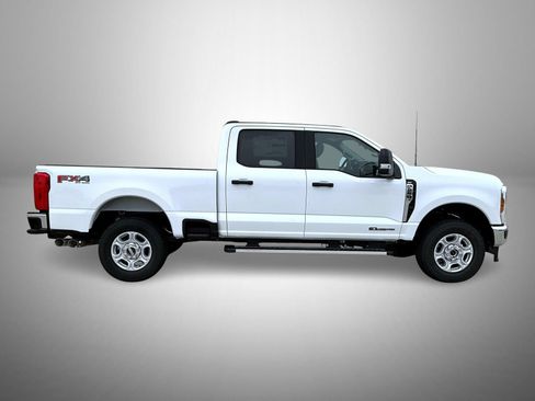 New 2026 Ford F250 XLT w/ FX4 Off-Road Package AWD/4WD image 4