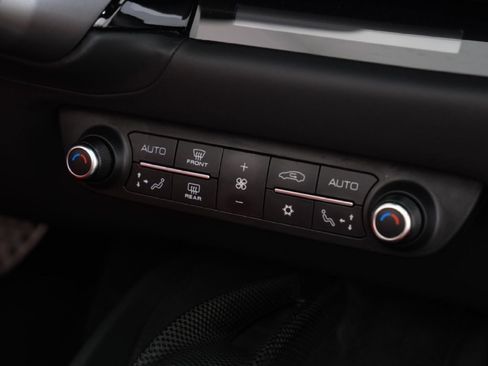 Used 2022 Ferrari 812 GTS RWD image 29