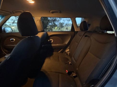 Used 2015 Kia Soul + image 16