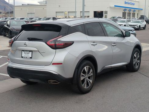 Used 2022 Nissan Murano S image 3