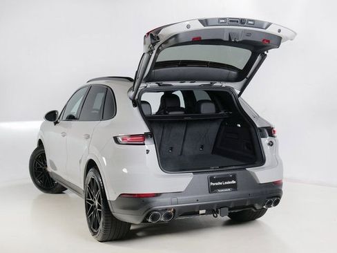 New 2026 Porsche Cayenne Base image 33