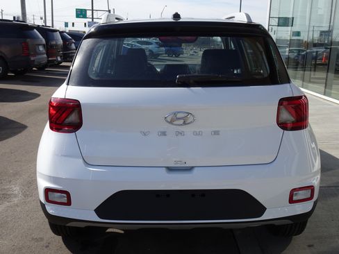 New 2026 Hyundai Venue SEL image 4