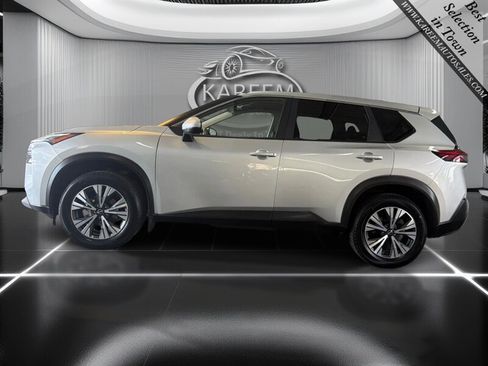Used 2023 Nissan Rogue SV FWD image 8