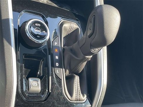 Used 2023 Chevrolet Colorado Trail Boss w/ Technology Package image 20