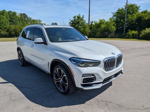 Used 2021 BMW X5 xDrive40i w/ Premium Package 2 AWD/4WD image 2
