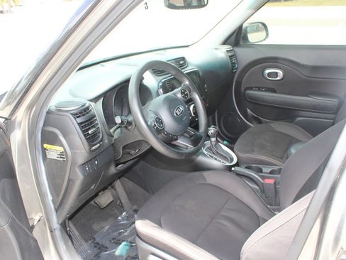 Used 2017 Kia Soul FWD image 9