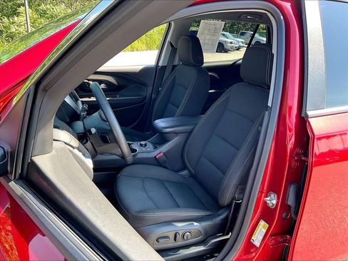 Used 2024 GMC Terrain SLE w/ Driver Convenience Package AWD/4WD image 9