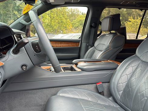 Used 2022 Jeep Grand Wagoneer Series III w/ Rear Seat Video Group 1 image 14