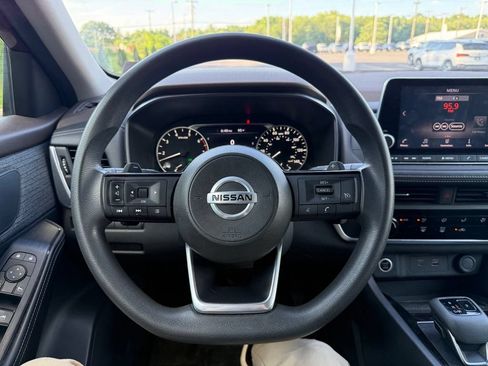 Used 2021 Nissan Rogue S AWD/4WD image 10