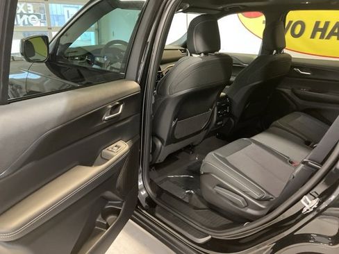 New 2025 Jeep Grand Cherokee L Laredo w/ Luxury Tech Group I image 8