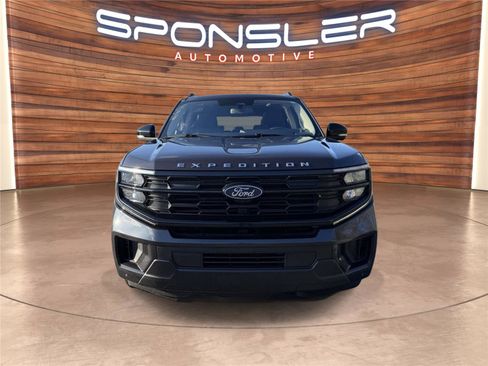 Used 2025 Ford Expedition Active image 10