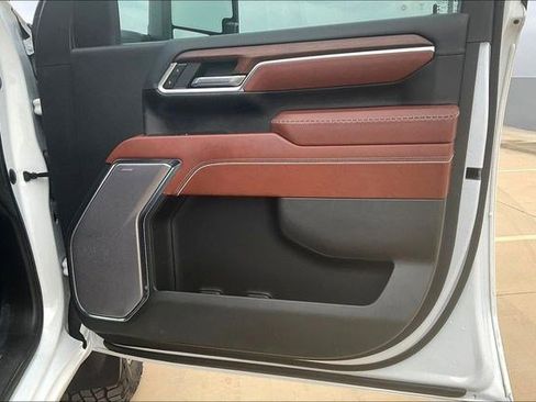 Used 2024 GMC Sierra 2500 Denali Ultimate image 30