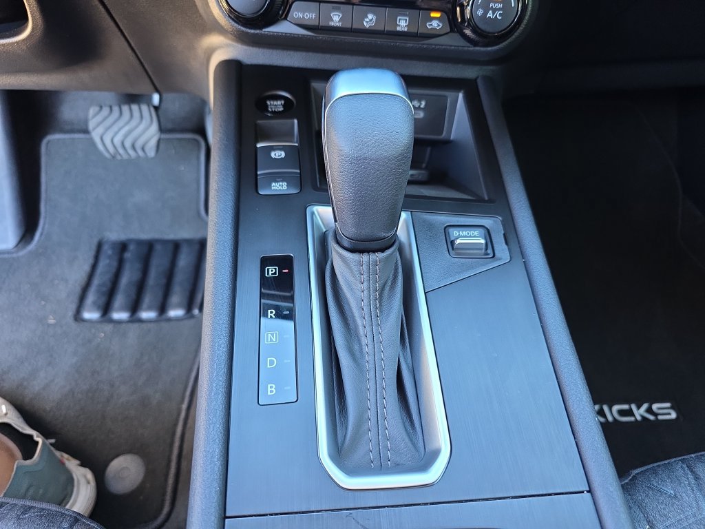 Used 2026 Nissan Kicks SV w/ SV Premium Package FWD image 31
