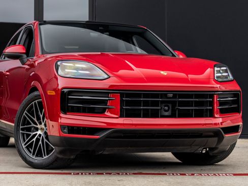 Certified 2024 Porsche Cayenne Coupe AWD/4WD image 9