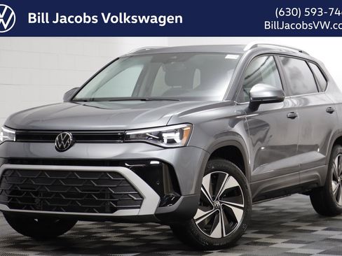 New 2026 Volkswagen Taos SE image 1