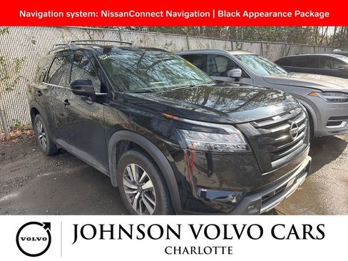 Used 2023 Nissan Pathfinder SL w/ Black Appearance Package image 1